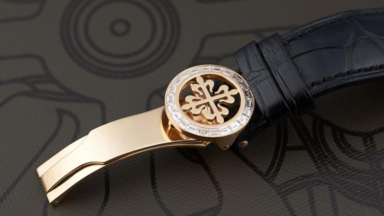 我们该怎样更换百达翡丽手表的表带？
