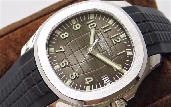 百达翡丽怎样调日历