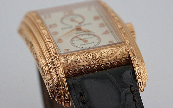 百达翡丽手表表壳有划痕应该咋办